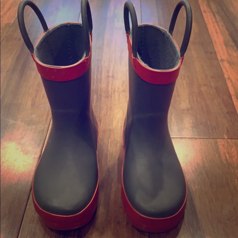 Grey rain boots-7